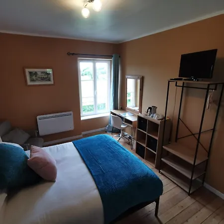 Bed & Breakfast Number 4 Le Luot