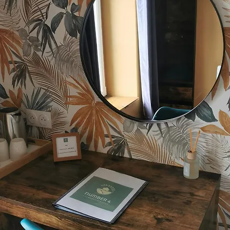 Number 4 Bed & Breakfast Le Luot