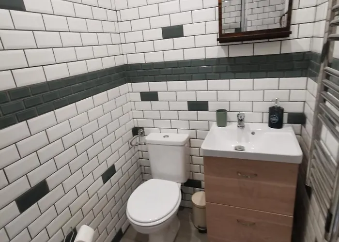 ベッド・アンド・ブレックファスト Number 4 Le Luot